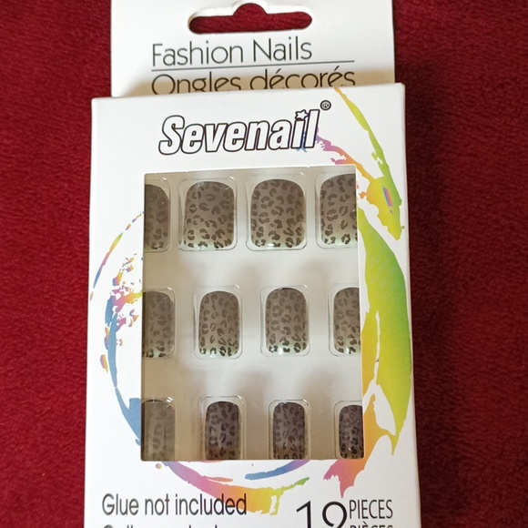 Sevenail 12 piece black leopard print glue not included - Picture 7 of 12